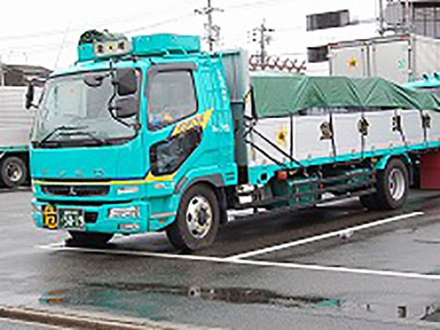 8t　平ボディ車